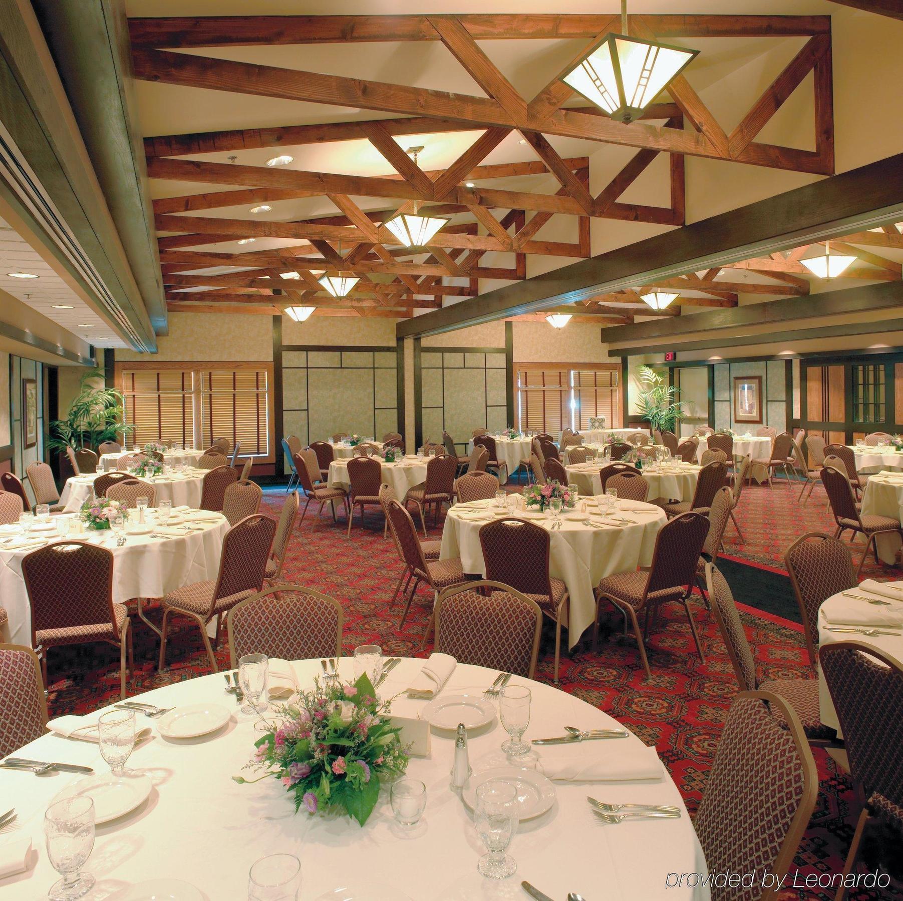The Craftsman Inn & Suites Fayetteville Restaurant photo
