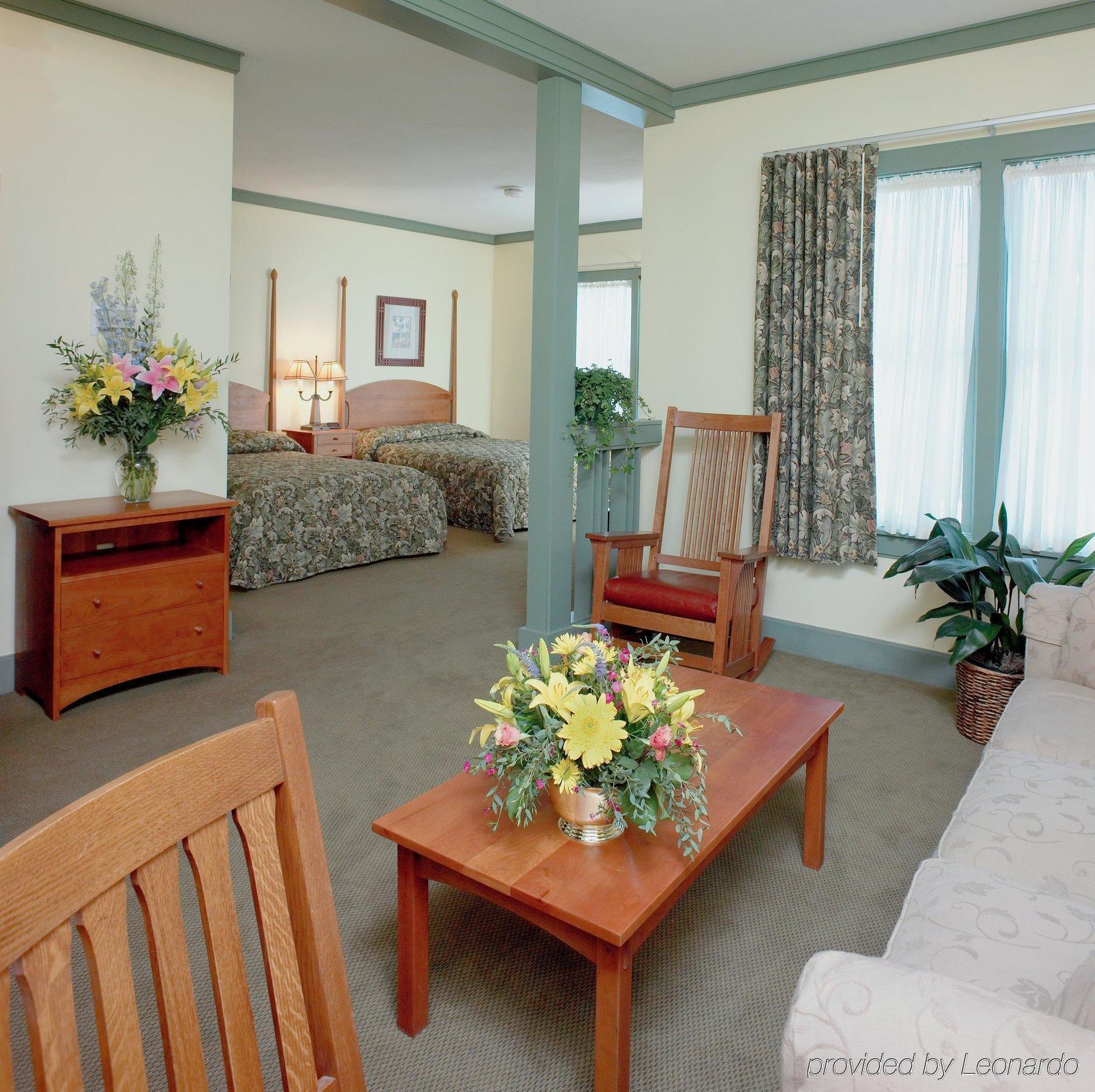 The Craftsman Inn & Suites Fayetteville Room photo